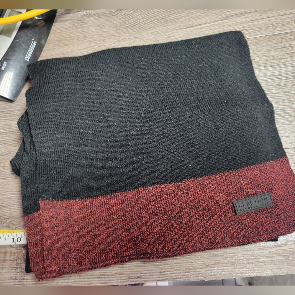Kenneth Cole Reaction NEW Mens‎ Scarf